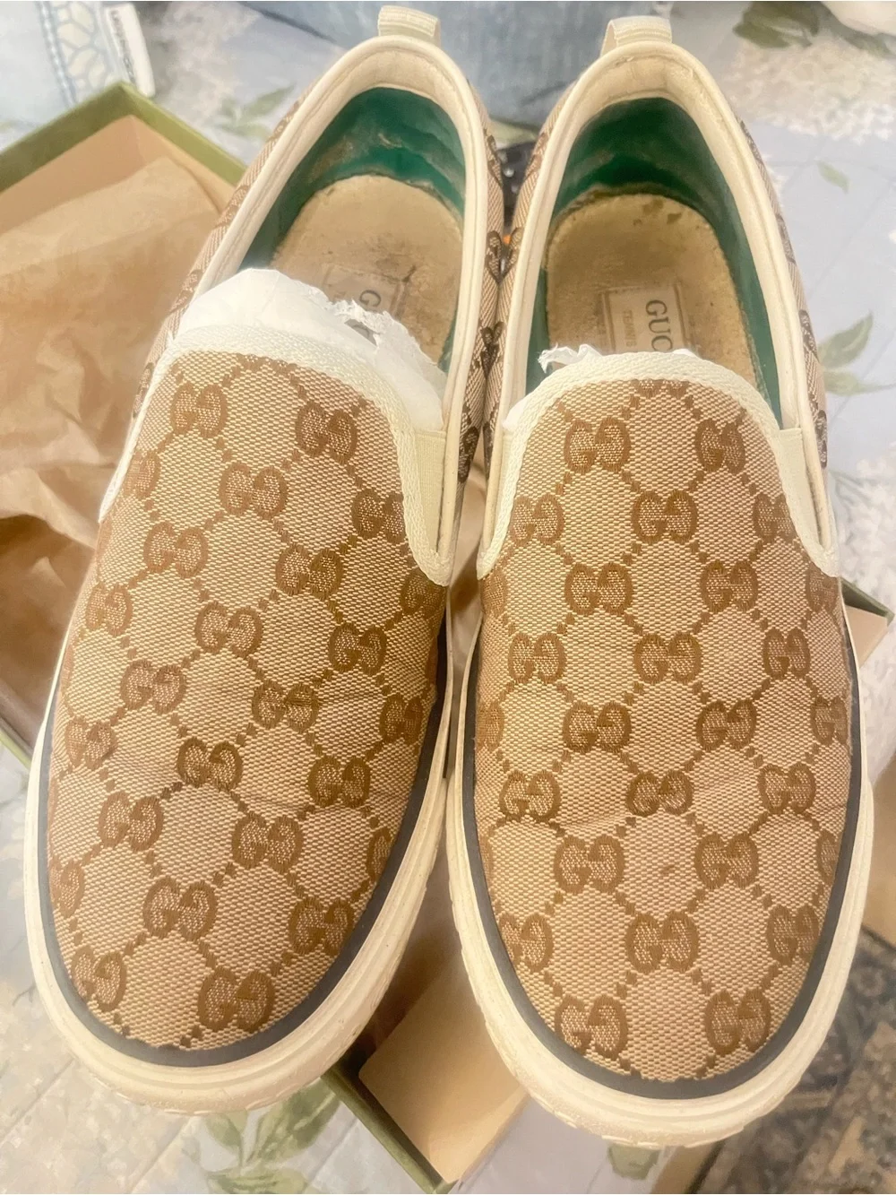 Gucci authentic beige